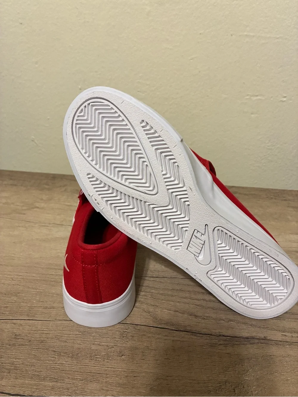 Nike women’s Court Royale Ac slip on sneakers